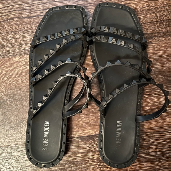 Steve Madden Women's Skyler Flat Sandal - Picture 2 of 3